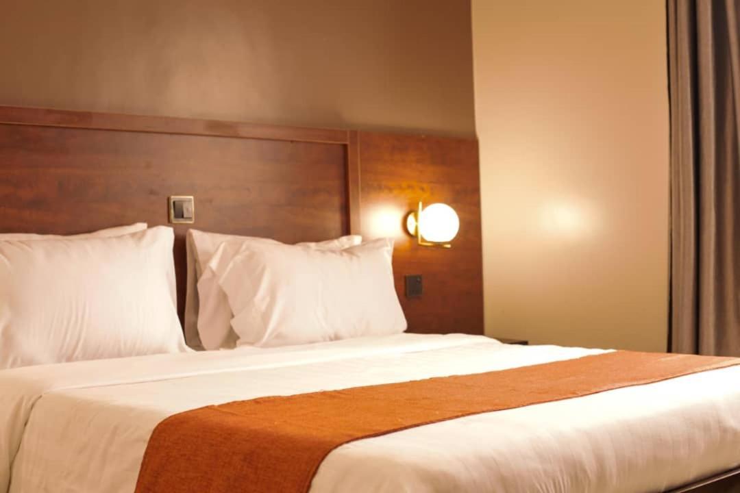 Blue Berries Hotel Entebbe Zewnętrze zdjęcie