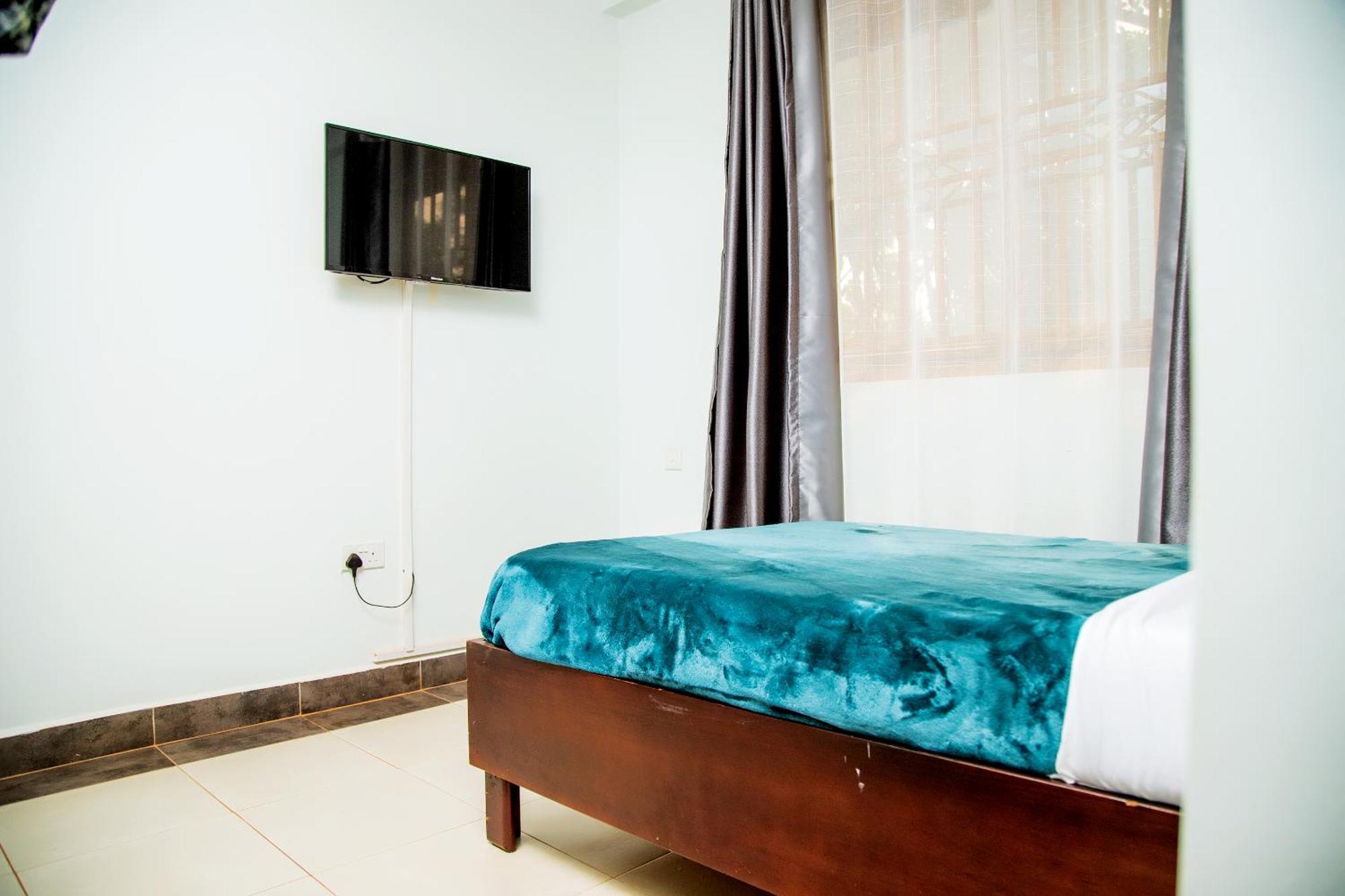 Blue Berries Hotel Entebbe Zewnętrze zdjęcie