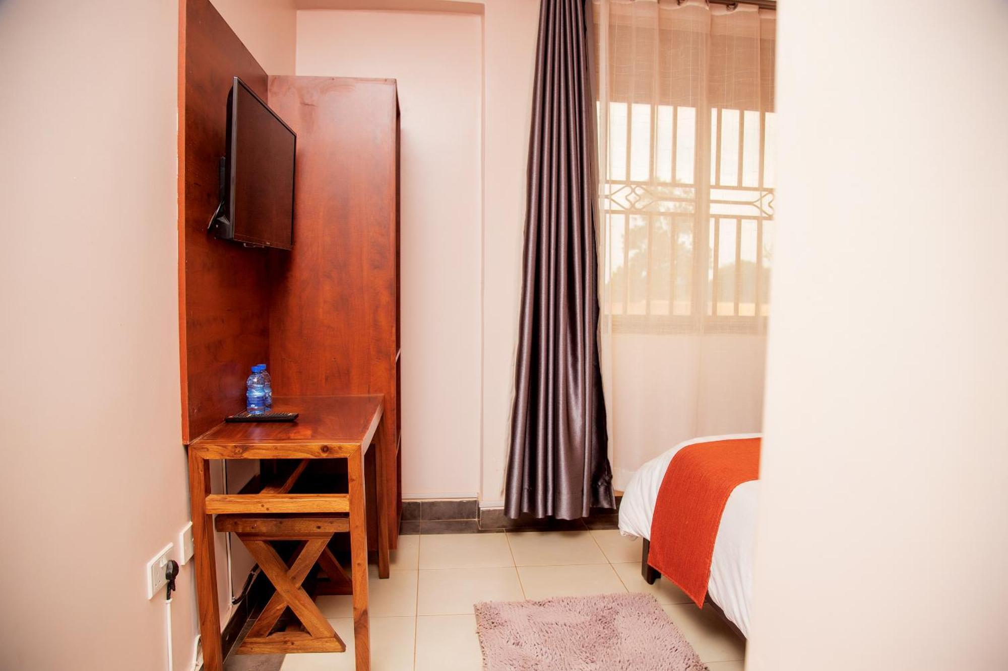 Blue Berries Hotel Entebbe Zewnętrze zdjęcie