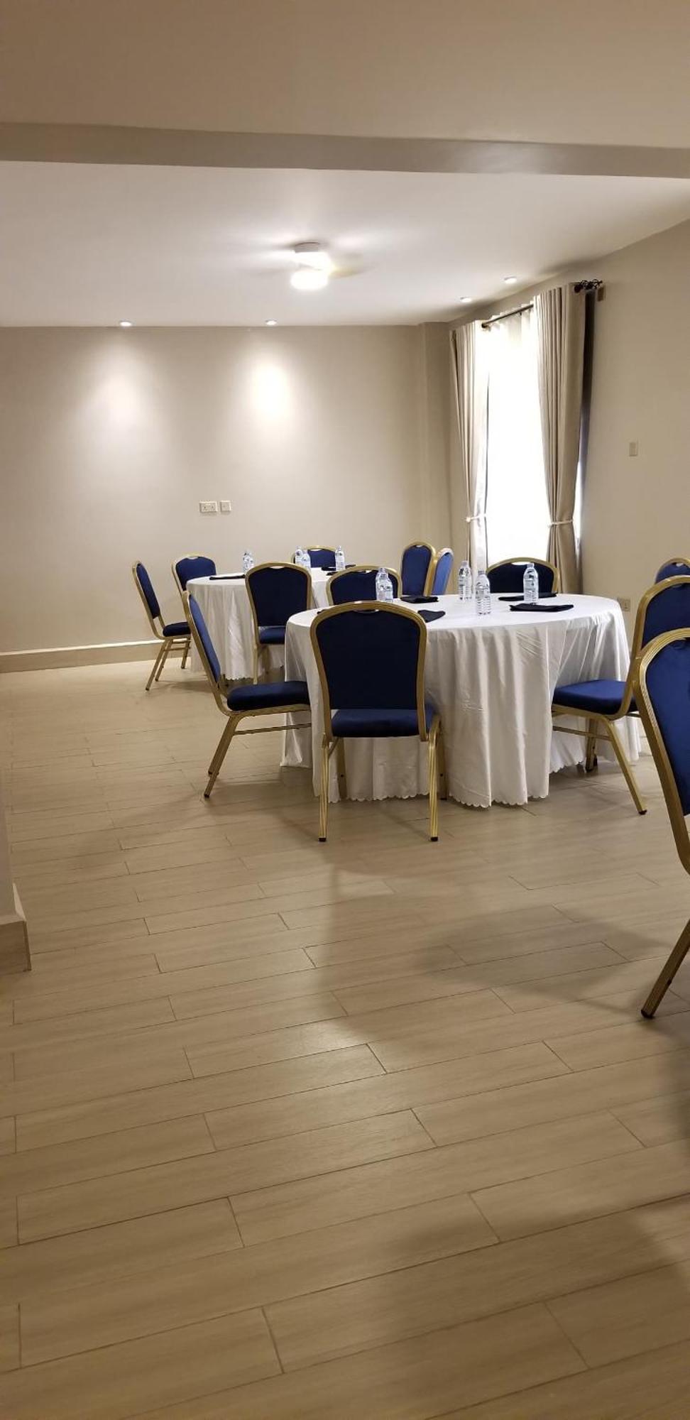 Blue Berries Hotel Entebbe Zewnętrze zdjęcie